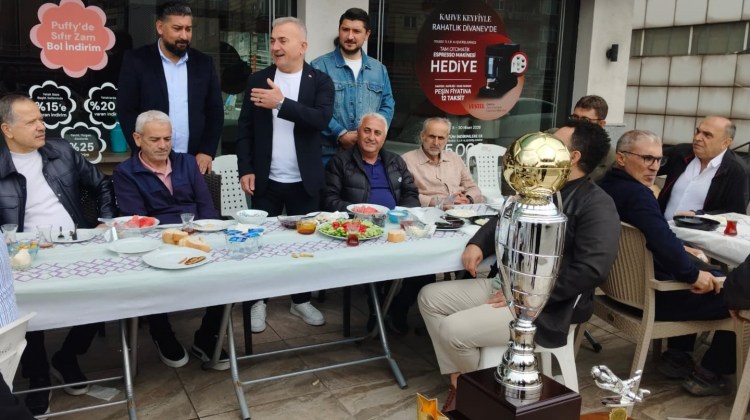 Turgut Tanyıldız Masterler Kahvaltıda buluştu, Mezarı başında Tanyıldız'a dua etti... Turgut Tanyıldız Masterler Kahvaltıda buluştu, Mezarı başında Tanyıldız'a dua etti...